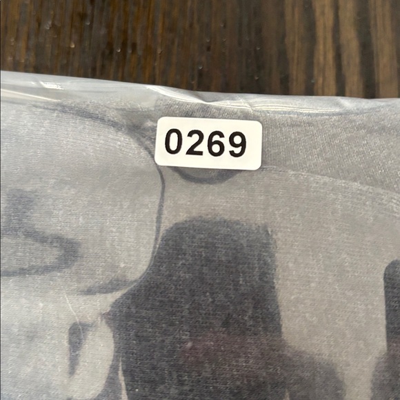 Hanes tee - Picture 9 of 9